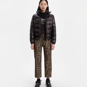 Levis— Ribcage Straight Ankle Corduroy Pants